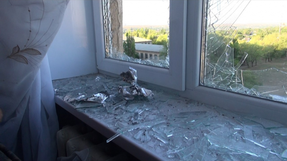 ВСУ обстреляли мирных жителей в посёлке шахты Абакумова (ФОТО, ВИДЕО) | Русская весна