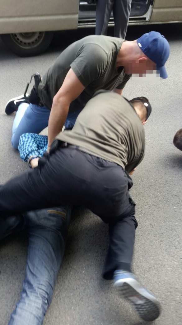 Сейфы с золотом, чемодан с деньгами и подземные туннели: подробности обыска у замгубернатора Николаевщины (ФОТО) | Русская весна