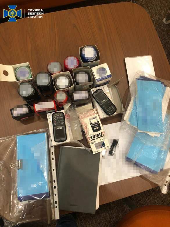 Украденные миллионы рядом с лимонами: СБУ нашла «чёрный нал» в холодильнике руководства «Укрзализныци» (ФОТО) | Русская весна