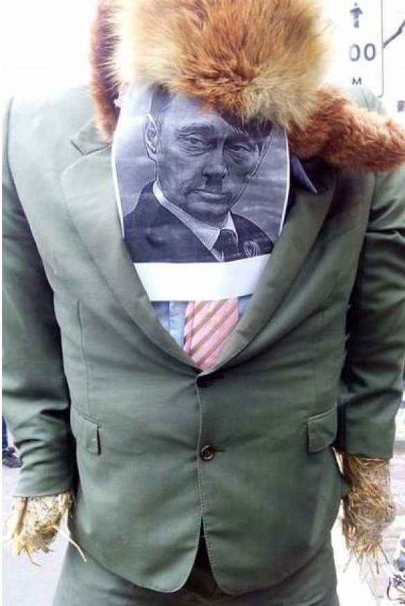 В Одессе митингующие в поддержку Савченко забросали консульство РФ яйцами и подрались с полицией (ФОТО, ВИДЕО 18+) | Русская весна