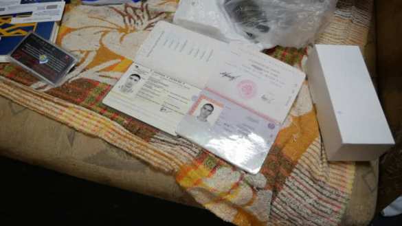 Офис с Гитлером и свастикой: киевская полиция вошла в логово неонацистов, напавших на Генпрокуратуру  (ФОТО, ВИДЕО) | Русская весна