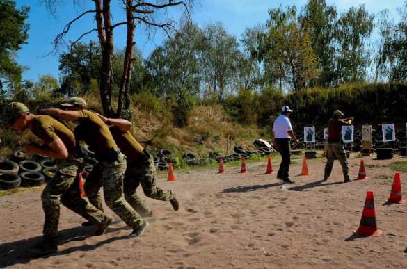 Атака в толпе, взрывы и эвакуация: охрана Зеленского готова спасать шефа (ФОТО) | Русская весна
