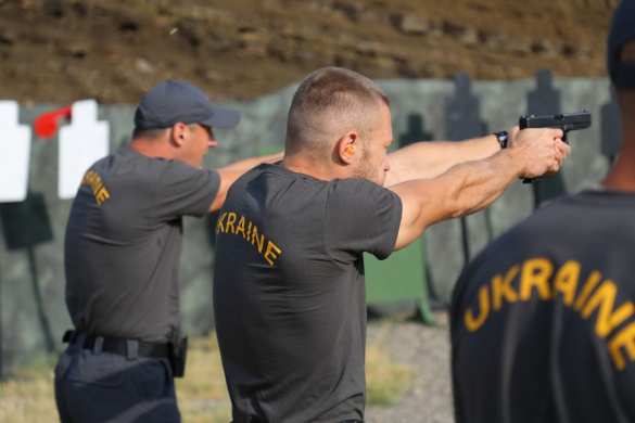 Атака в толпе, взрывы и эвакуация: охрана Зеленского готова спасать шефа (ФОТО) | Русская весна