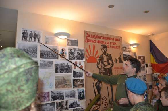 Ополченцы и молодёжь в одном строю: День Победы в Луганске (ФОТО) | Русская весна