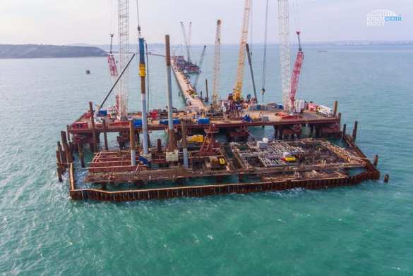 Путь домой: готова половина опор Крымского моста (+ФОТО) | Русская весна