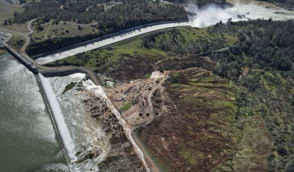 В США рухнула самая высокая плотина — объявлена эвакуация (+ФОТО, ВИДЕО) | Русская весна