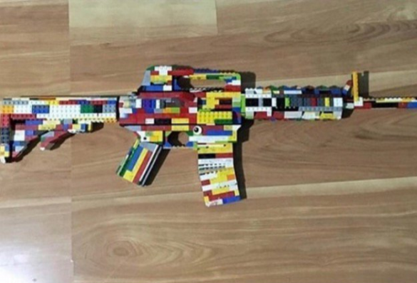 В США школьника арестовали за винтовку из Лего (ФОТО) | Русская весна