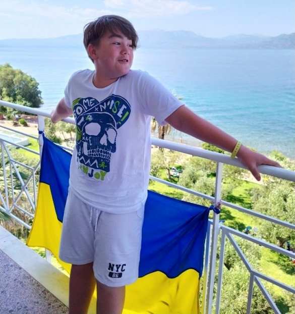 Зрада: украинцев выгнали из греческого отеля из-за флага (ФОТО) | Русская весна