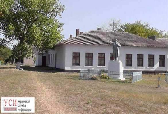 Неожиданно: Под Одессой отреставрировали памятник Ленину (ФОТО) | Русская весна