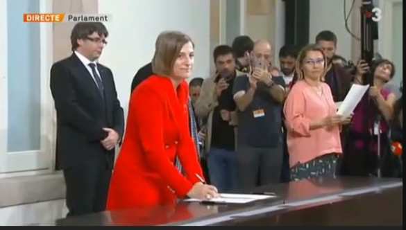 МОЛНИЯ: Парламент Каталонии подписал декларацию о Независимости (ФОТО, ДОКУМЕНТ) | Русская весна