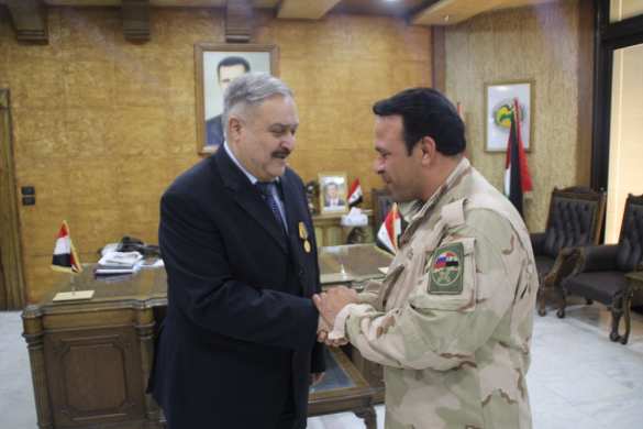 Он помог избежать большого кровопролития: Российские военные наградили сирийца Иззата Башури (ФОТО) | Русская весна