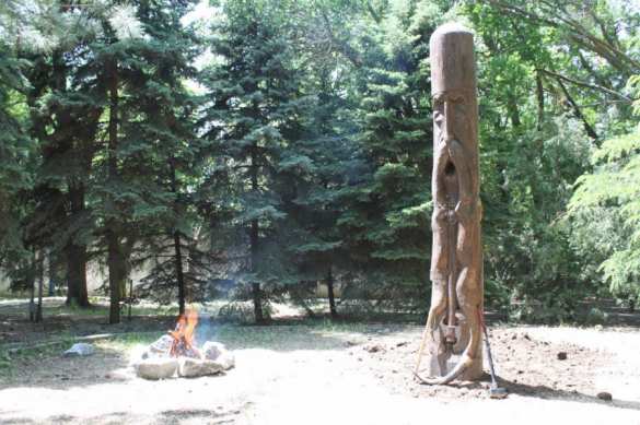 Мракобесие на марше: Боевики «Азова» поставили у себя на базе языческого идола (+ВИДЕО, ФОТО) | Русская весна