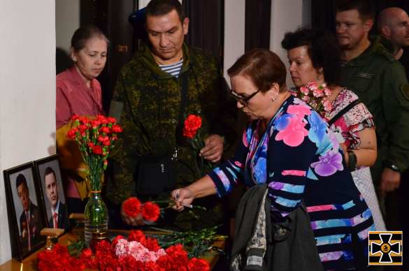Петербуржцы почтили память главы ДНР Захарченко (ФОТО, ВИДЕО) | Русская весна