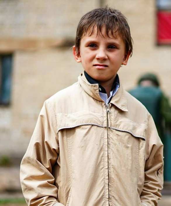 Фото: Дмитрий Михненко Ужас прифронтового Донецка: люди, ставшие мишенью для снайперов, и дети войны (ФОТОРЕПОРТАЖ) | Русская весна