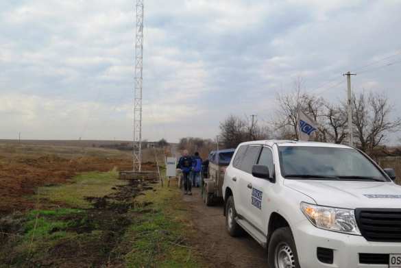 В Петровском появилась камера ОБСЕ (ФОТО) | Русская весна