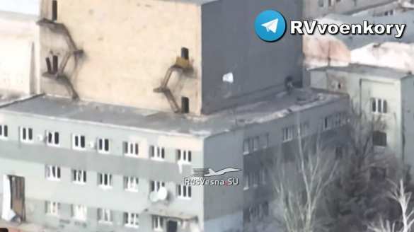 Андреевский флаг над 9-м кварталом: Наши бойцы завершают зачистку Авдеевки (ФОТО) | Русская весна