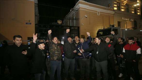 «Сирия станет для России могилой»: турки бесновались у посольства РФ в Стамбуле (ФОТО, ВИДЕО) | Русская весна