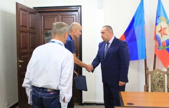 Глава ЛНР подписал документ об отводе вооружений калибра менее 100 мм (ФОТО) | Русская весна