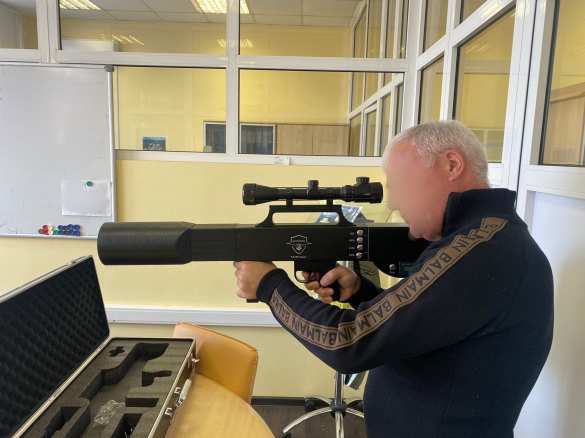 «ВТО» отправило на фронт переносные подавители дронов «Праща» (ФОТО) | Русская весна