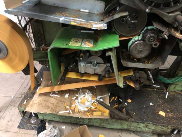 В Польше разоблачили банду, в которой украинцы подделывали сигареты для Европы (ФОТО, ВИДЕО) | Русская весна