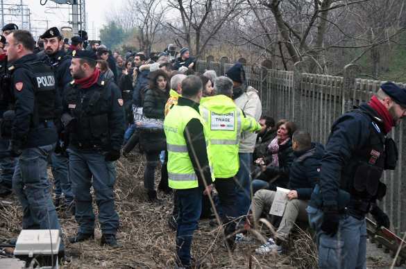 Крушение пассажирского поезда в Италии: сотни раненых, есть погибшие (ФОТО, ВИДЕО) | Русская весна