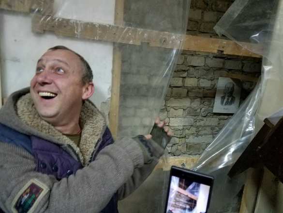 «Пока вы спали, в суде Киева выросли баррикады» — кадры погромов в суде над главарем ОУН (ФОТО) | Русская весна