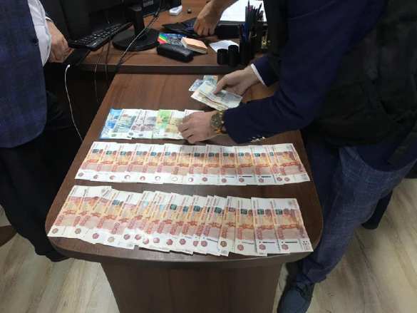 В Крыму задержаны высокопоставленные офицеры МВД, делавшие украинцев россиянами (ФОТО, ВИДЕО) | Русская весна