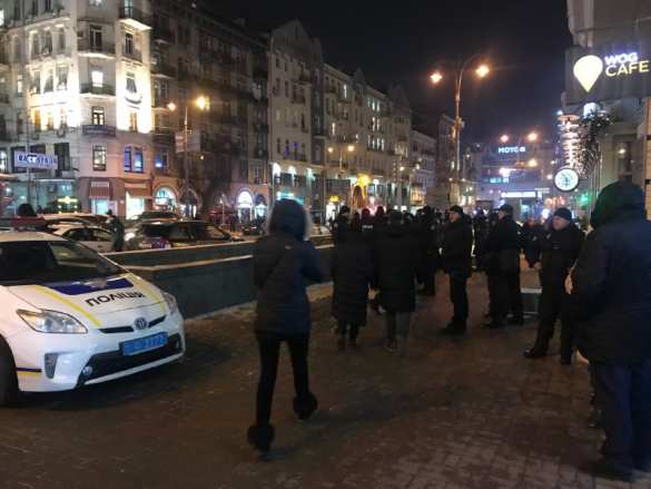 «Новый президент берёт власть на Украине?» Зеленский со спецназом штурмует здание (ФОТО, ВИДЕО) | Русская весна