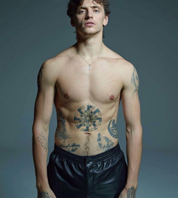 Украинский балетный танцор с портретом Путина на груди получил российский паспорт (ФОТО, ВИДЕО) | Русская весна