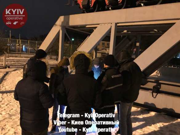Трое украинцев избили и ограбили поляка на вокзале в Киеве (ФОТО) | Русская весна