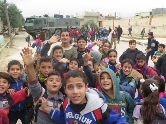 Сирия: российские военные «попали в окружение» к детям экс-боевиков в бывшем котле исламистов (ФОТО) | Русская весна