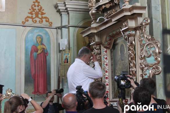 Порошенко влез на колокольню на Волыни и обратился к селянам (ФОТО, ВИДЕО) | Русская весна