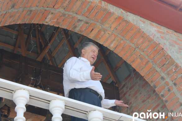 Порошенко влез на колокольню на Волыни и обратился к селянам (ФОТО, ВИДЕО) | Русская весна