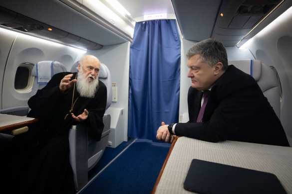 Томос — обман, а Епифаний — ненастоящий: экс-премьер раскритиковал церковную аферу Порошенко | Русская весна