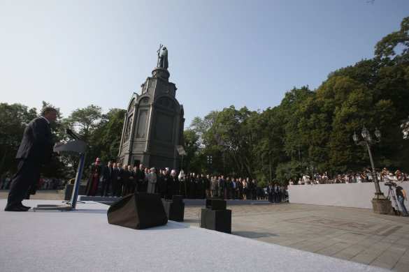 «Москва развязала войну против златоверхого Киева», — бенефис Порошенко на Владимирской горке (ФОТО, ВИДЕО) | Русская весна