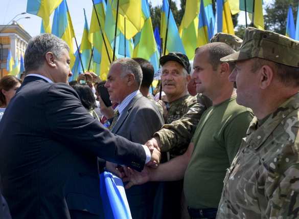 «Да он бухой!» — в Сети высмеяли пьяного Порошенко на «херсной ходе» самоназначенной киевской «церкви» (+ФОТО) | Русская весна