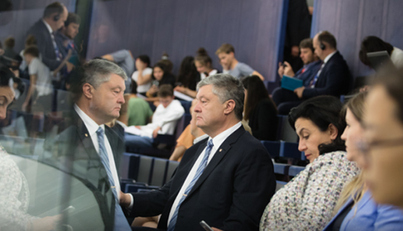 Порошенко в Мюнхене не пустили в зал, где выступал Зеленский (ФОТО) | Русская весна