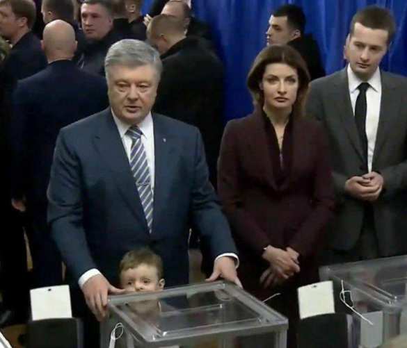 «Остаточне прощавай»: Порошенко проголосовал на выборах президента (+ФОТО, ВИДЕО) | Русская весна