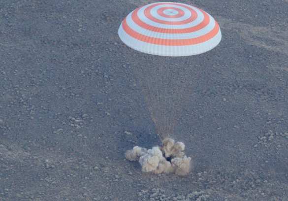 Удивительные кадры посадки спускаемого аппарата «Союз МС» (ФОТОРЕПОРТАЖ) | Русская весна