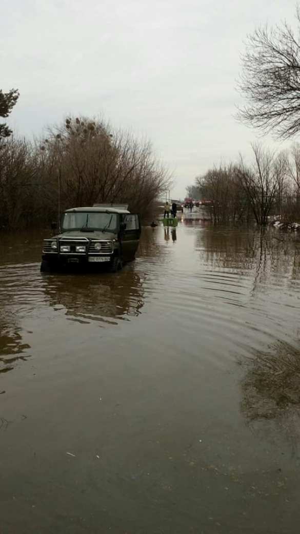 Экологическая катастрофа: под Киевом прорвало дамбу, вода затопила сёла (ФОТО) | Русская весна