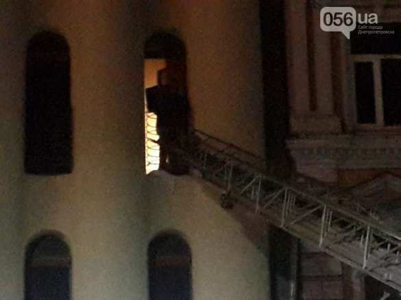 В центре Днепропетровска горит отель «Каспий» (ФОТО) | Русская весна