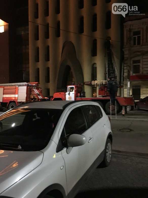 В центре Днепропетровска горит отель «Каспий» (ФОТО) | Русская весна