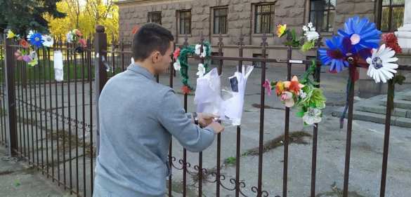 Война памятников: одесские нацисты осквернили мемориал погибшим на Куликовом поле (ФОТО, ВИДЕО) | Русская весна