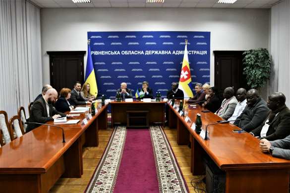 «Перемога»: Африканцы хотят инвестировать в украинское сельское хозяйство (ФОТО) | Русская весна