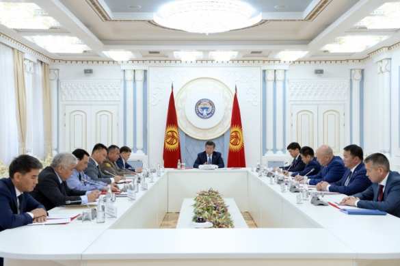 Срочное заседание Совбеза Киргизии — первые заявления президента (ФОТО) | Русская весна