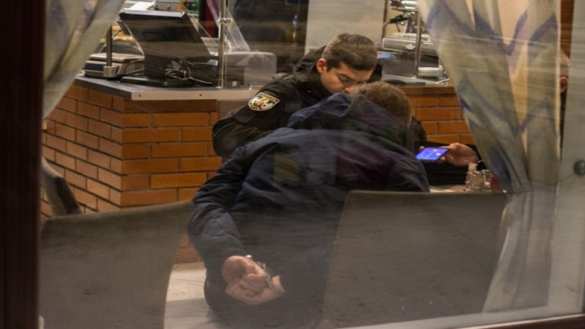 В Киеве произошла массовая драка со стрельбой, есть раненые (ФОТО, ВИДЕО) | Русская весна