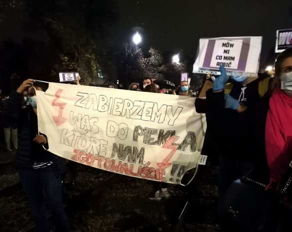 «Это война, уё…!» — Польшу сотрясают многомиллионные протесты под матерным девизом (+ФОТО, ВИДЕО) | Русская весна