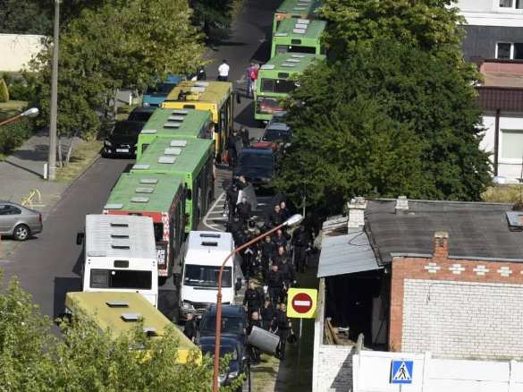 ОМОН в Бресте: первые задержания, начались стычки (+ВИДЕО, ФОТО) | Русская весна