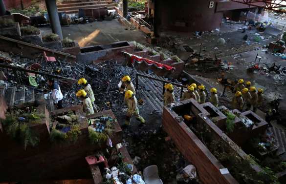 Массовые столкновения в Китае: цепь из протестующих в Гонконге растянулась на километры (ФОТО) | Русская весна