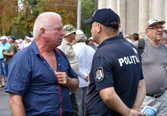 В Молдавии протестующие требуют отставки правительства (ФОТО, ВИДЕО) | Русская весна